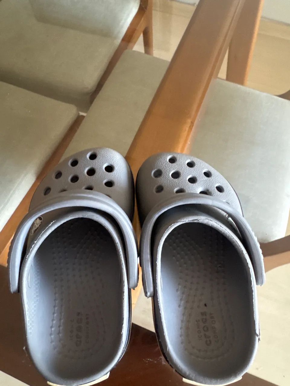 CROCS C4 cinza  - Foto 2