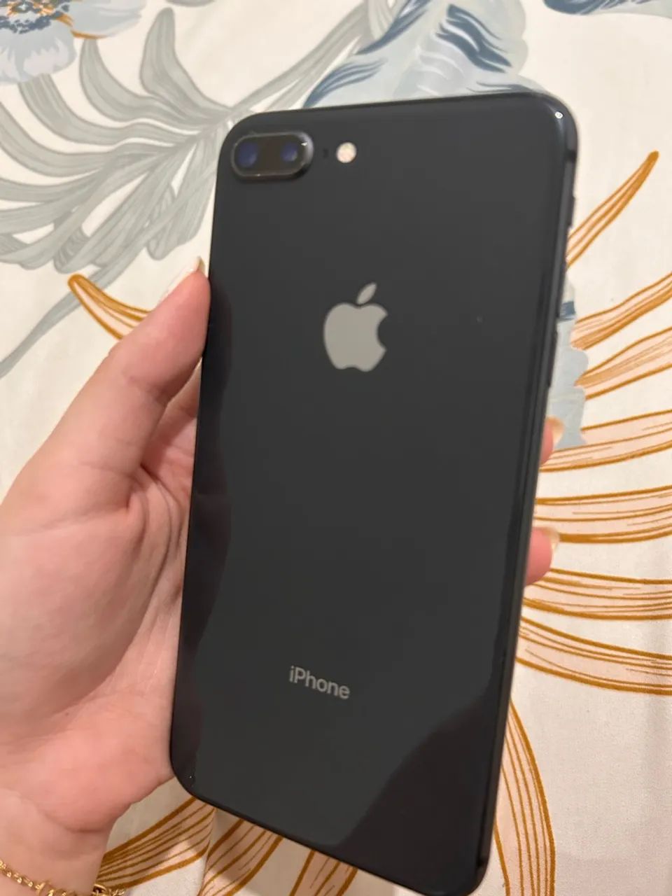 Vendo iPhone 8 Plus sem nenhum detalhe com capinha nova  - Foto 4