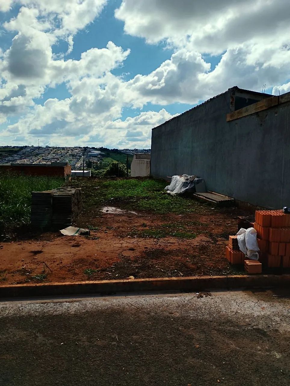 MEIO TERRENO EM ARAPONGAS  - Foto 3