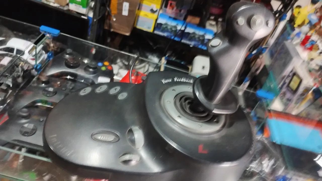 Joystick no estado sem teste tem force feedback - Foto 2