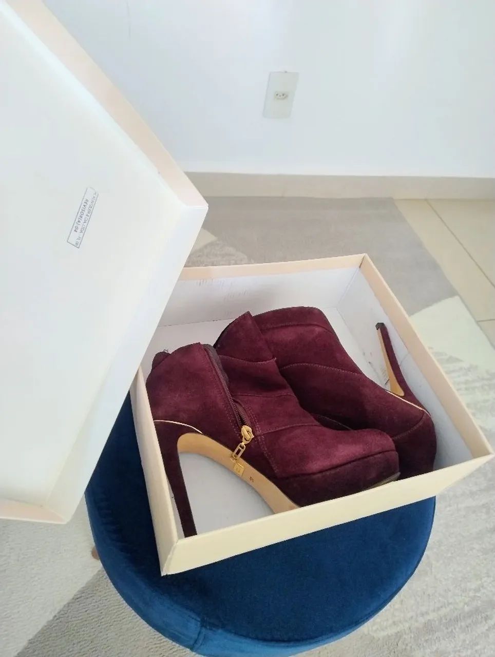 Ankle boot Jorge Bischoff n 37 marsala camurça em perfeito estado  - Foto 4