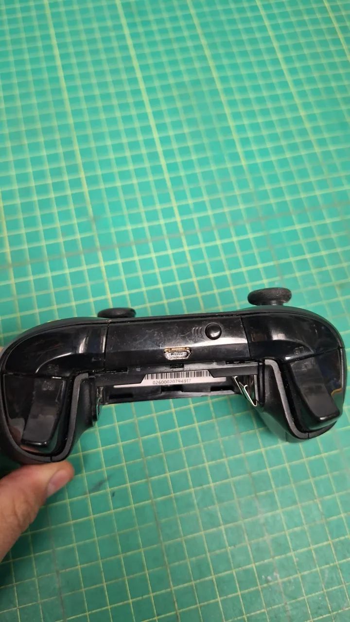 Controle Xbox one com defeito - Foto 3