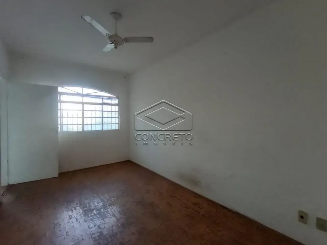 SALA AMPLA PARA LOCAÇÃO COMERCIAL - EXCELENTE LOCALIZAÇÃO