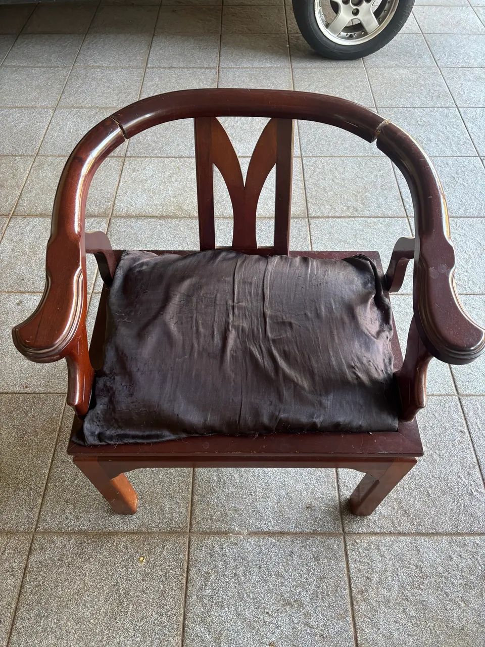 Vendo cadeira de madeira para reforma  - Foto 2