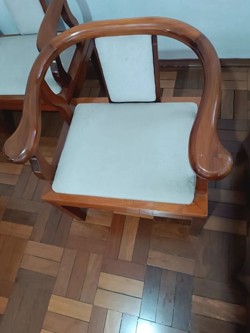 Conjunto de Sala - Mesa de Centro + Mesa de Canto + Cadeiras - Foto 2