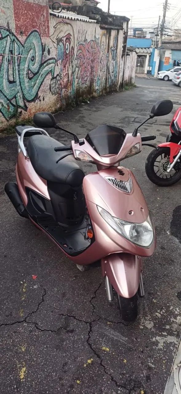 Vendo moto automática bugman 125