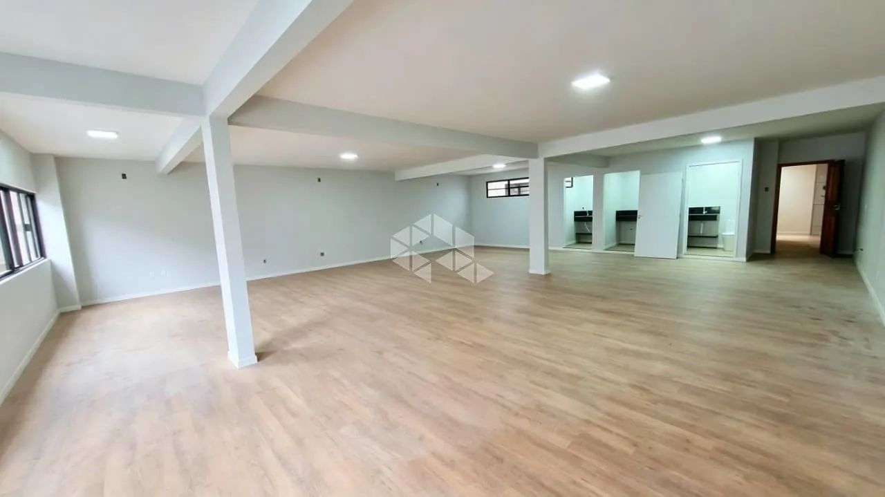 SALA COMERCIAL EM CAPOEIRAS, FLORIANÓPOLIS-SC.