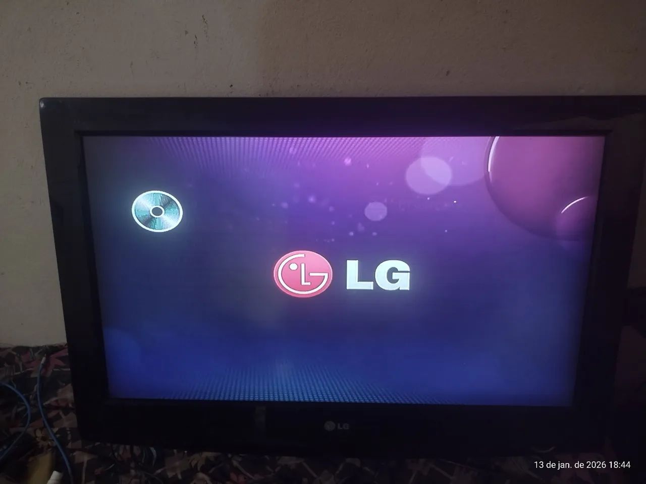 Tv LG 32 polegadas NÃO É SMART TEM QUE USAR CONVERSOR 