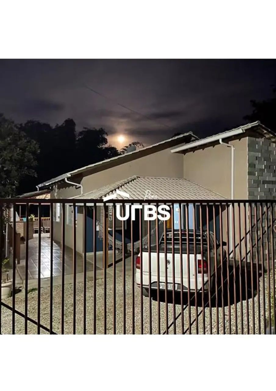 CASA EXCLUSIVA À VENDA EM PIRENÓPOLIS