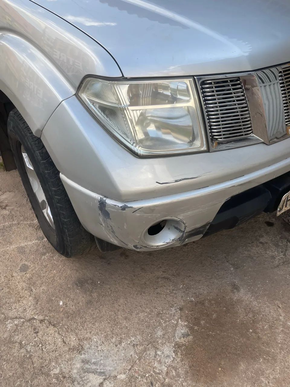 Nissan Frontier Frontier LE CD 4x4 2.5 TB Diesel Mec. 2011