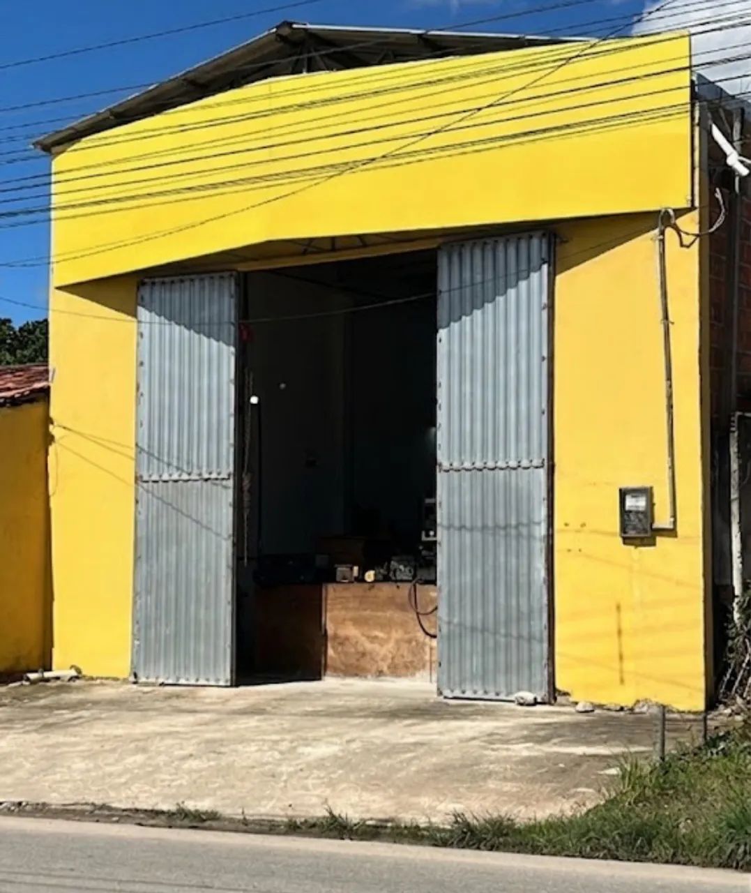 Aluga-se Galpão 9X30 na principal da mata do rolo