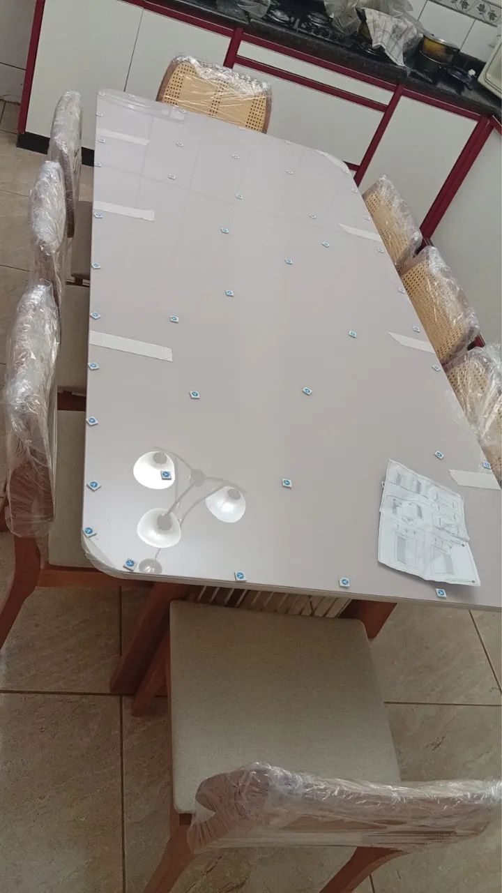 Mesa de Jantar com 8 lugares 100% Madeira  - Foto 4
