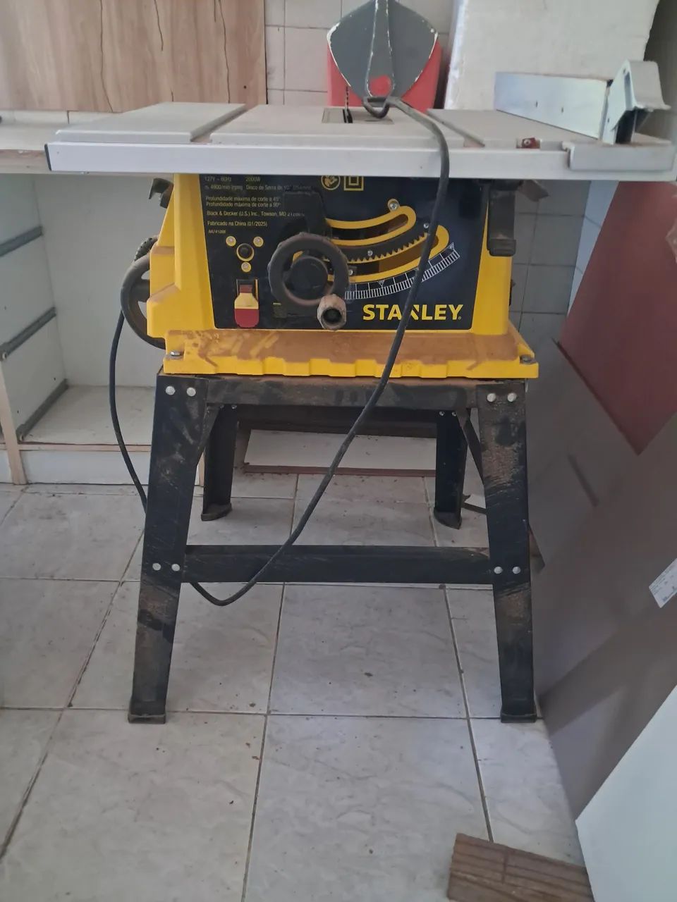 Vendo Serra de bancada Stanley 