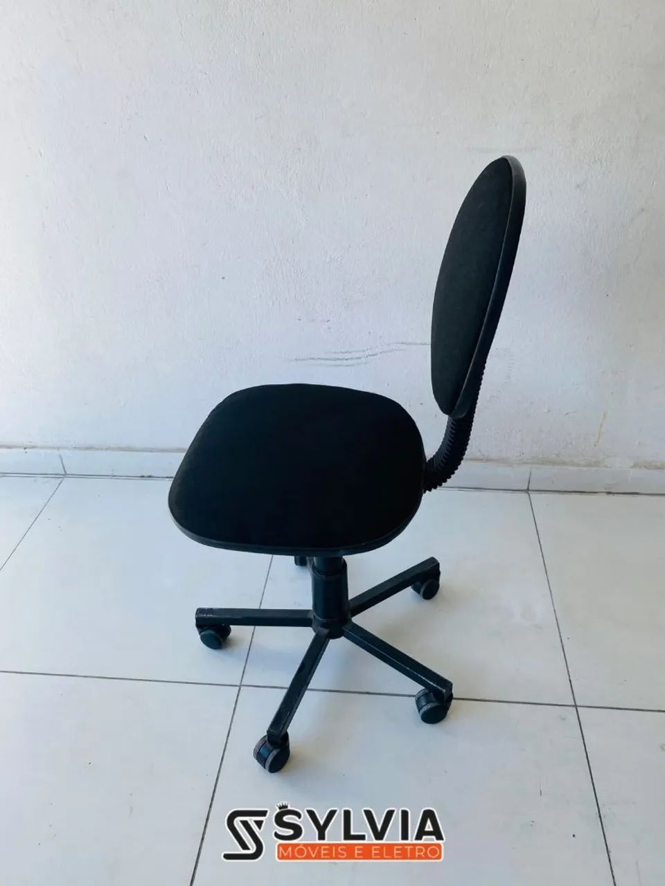 Cadeira de escritório azul e preta sem braço  - Foto 3