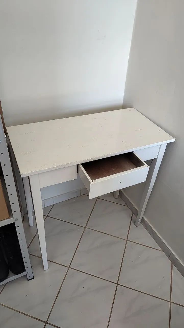 Mesa / Escrivaninha de madeira  - Foto 3