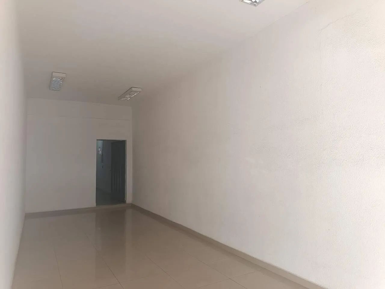 Sala Comercial em Avenida Movimentada! - Foto 2