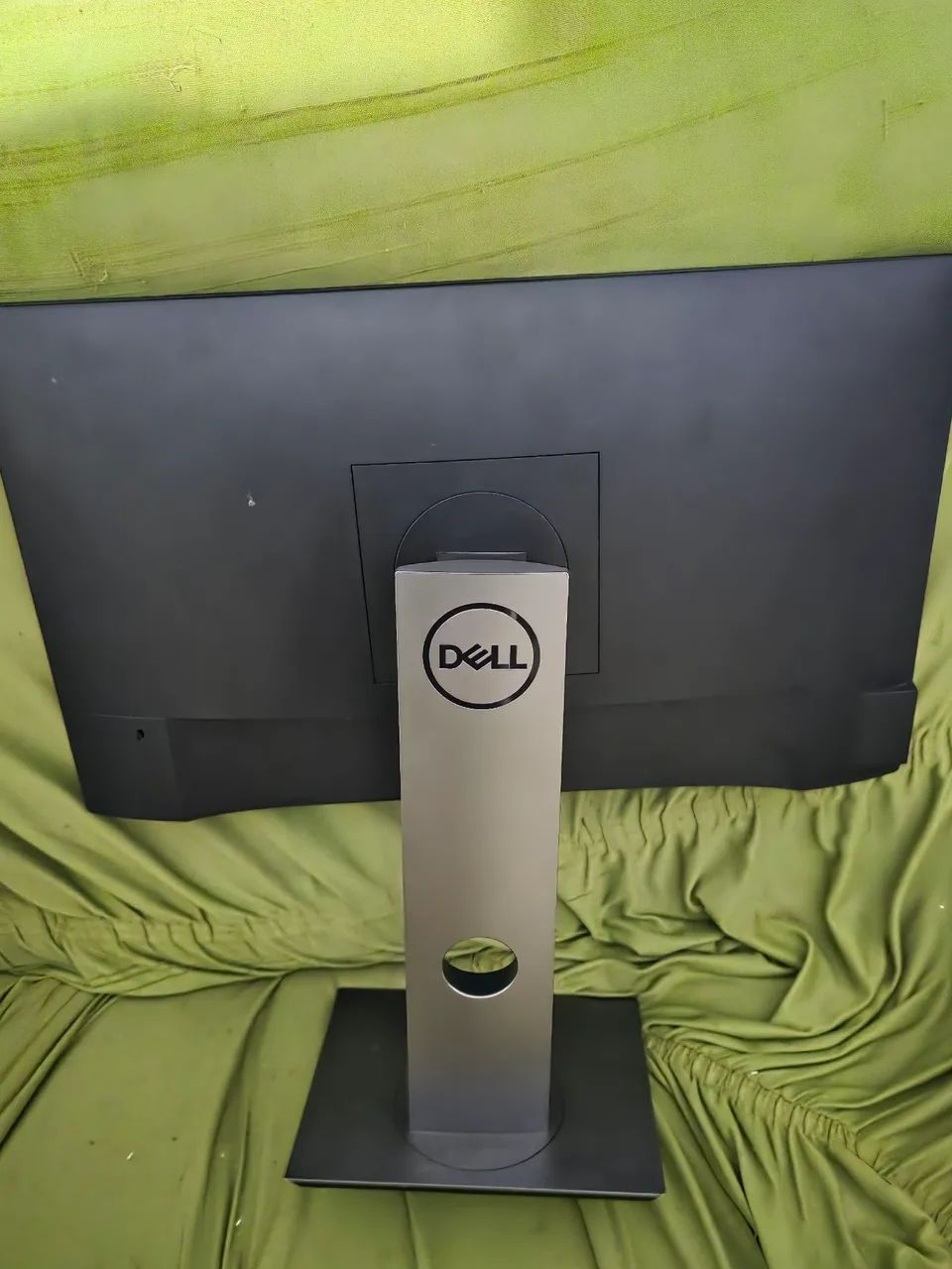 Monitor Dell Novo Articulado 22 polegadas 