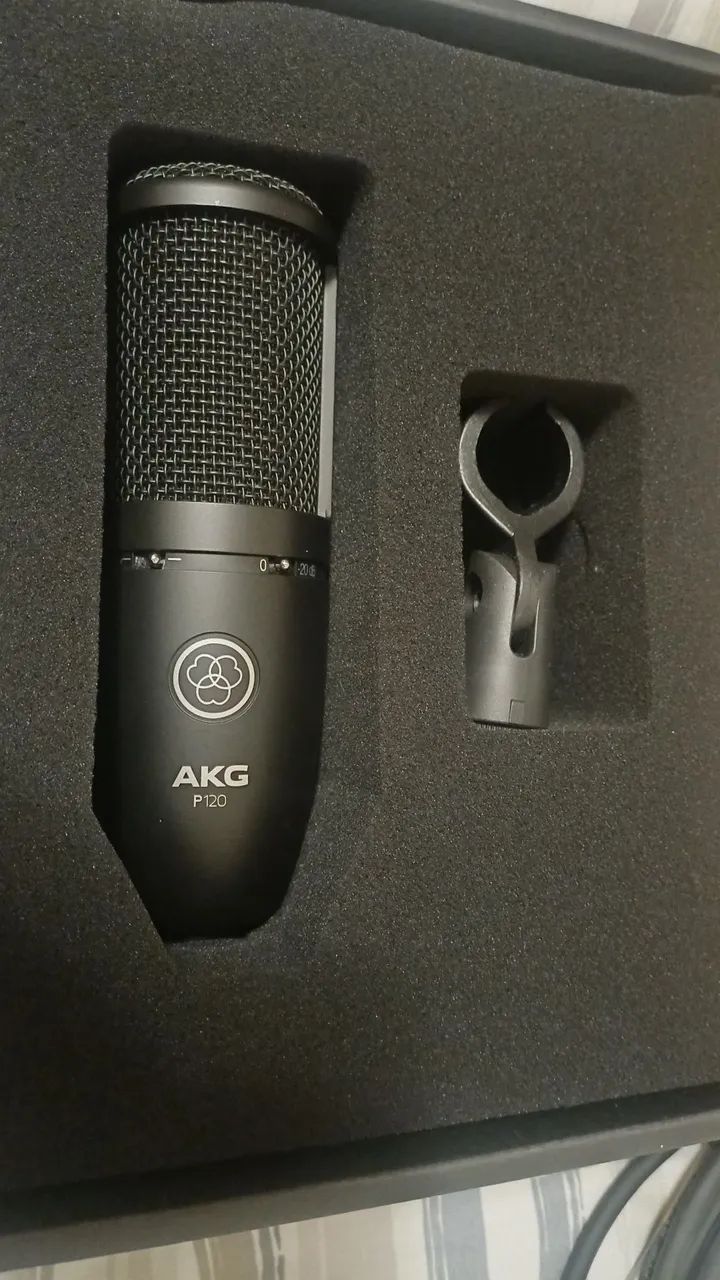 Microfone AKG P120 novo
