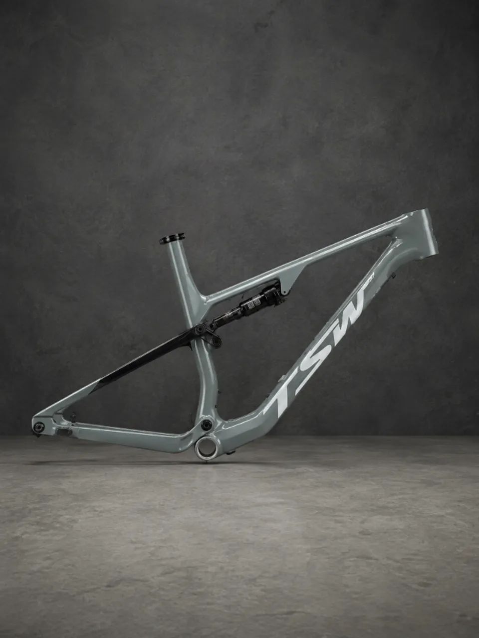 QUADRO TSW FULL QUEST CARBON 19