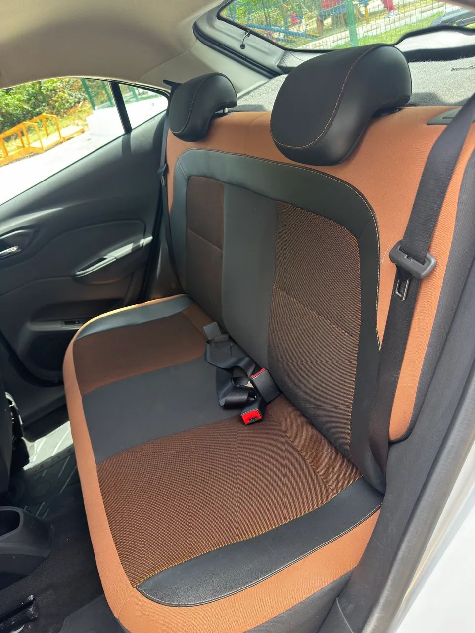 Chevrolet Onix Activ 1.4 8V Flex Mec. 4P 2018 - Foto 4