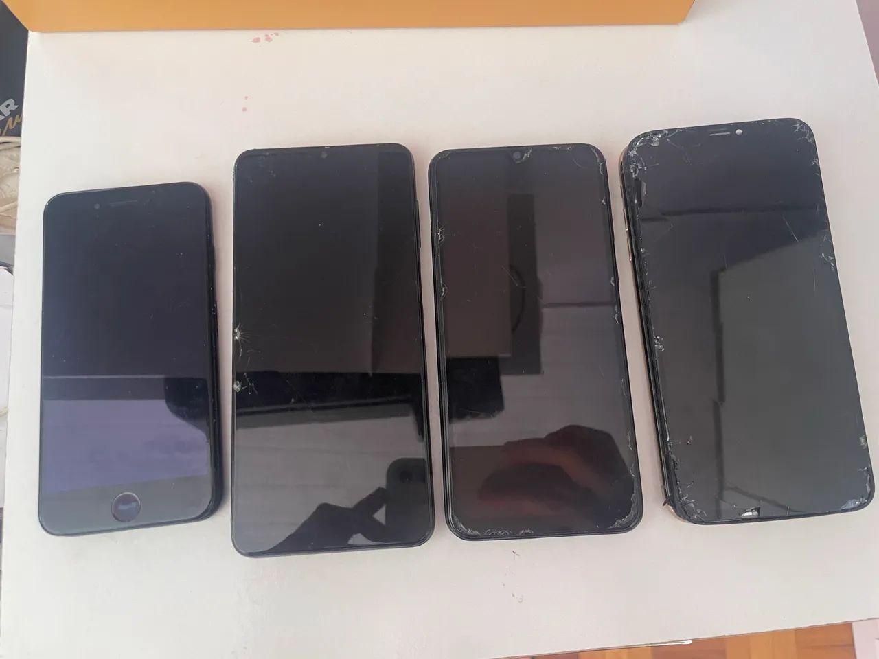 iPhone XS Max iPhone 8 a12 e m32 quebrado - Foto 2