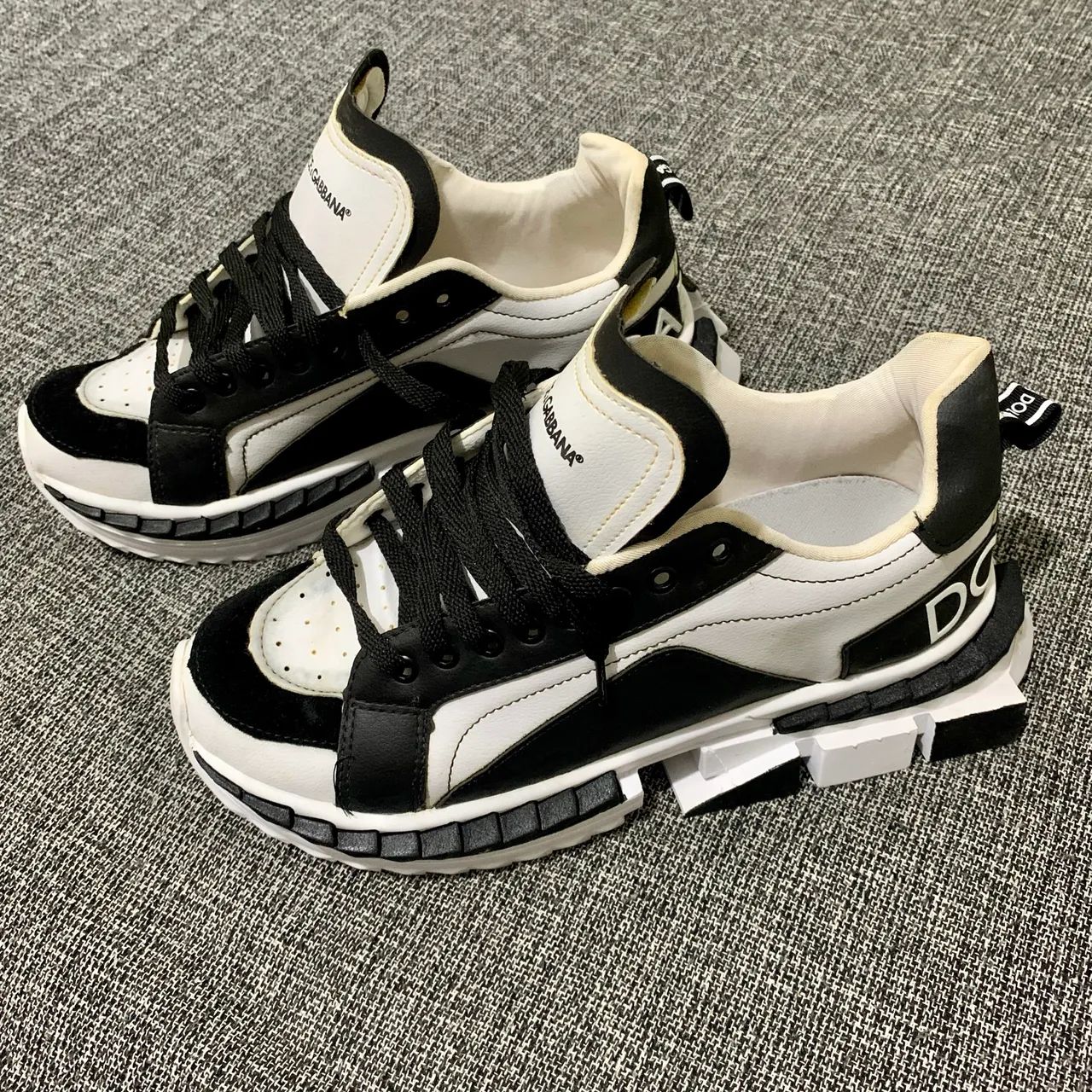 Tênis Casual Preto e Branco 42 Unissex Novo - Calçados - Narandiba