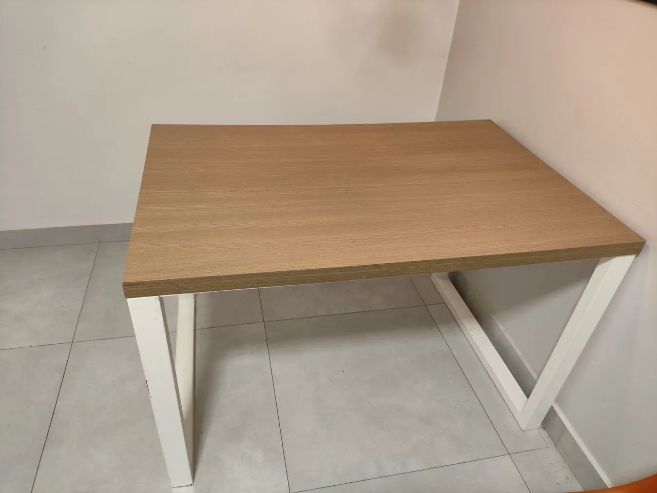 Linda mesa tampo MDF pés metal  - Foto 2