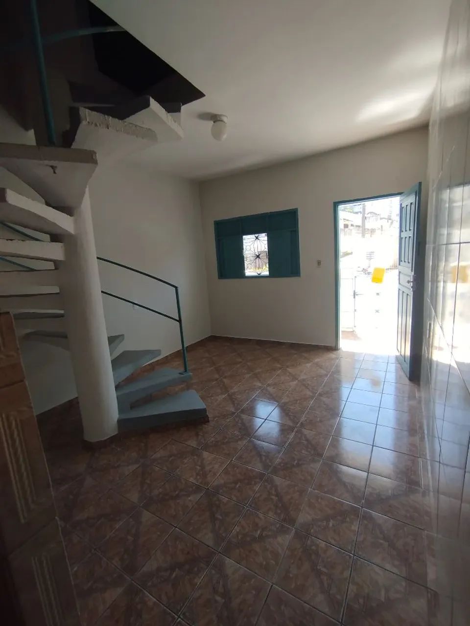 Casa 2/4 com garagem na Cidade Alta 