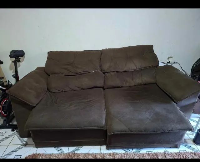 Sofa retratil semi novo 2.10 metros disponíveis para retirada