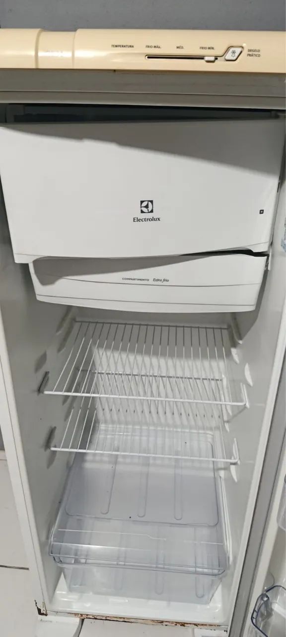 GELADEIRA 240 LT