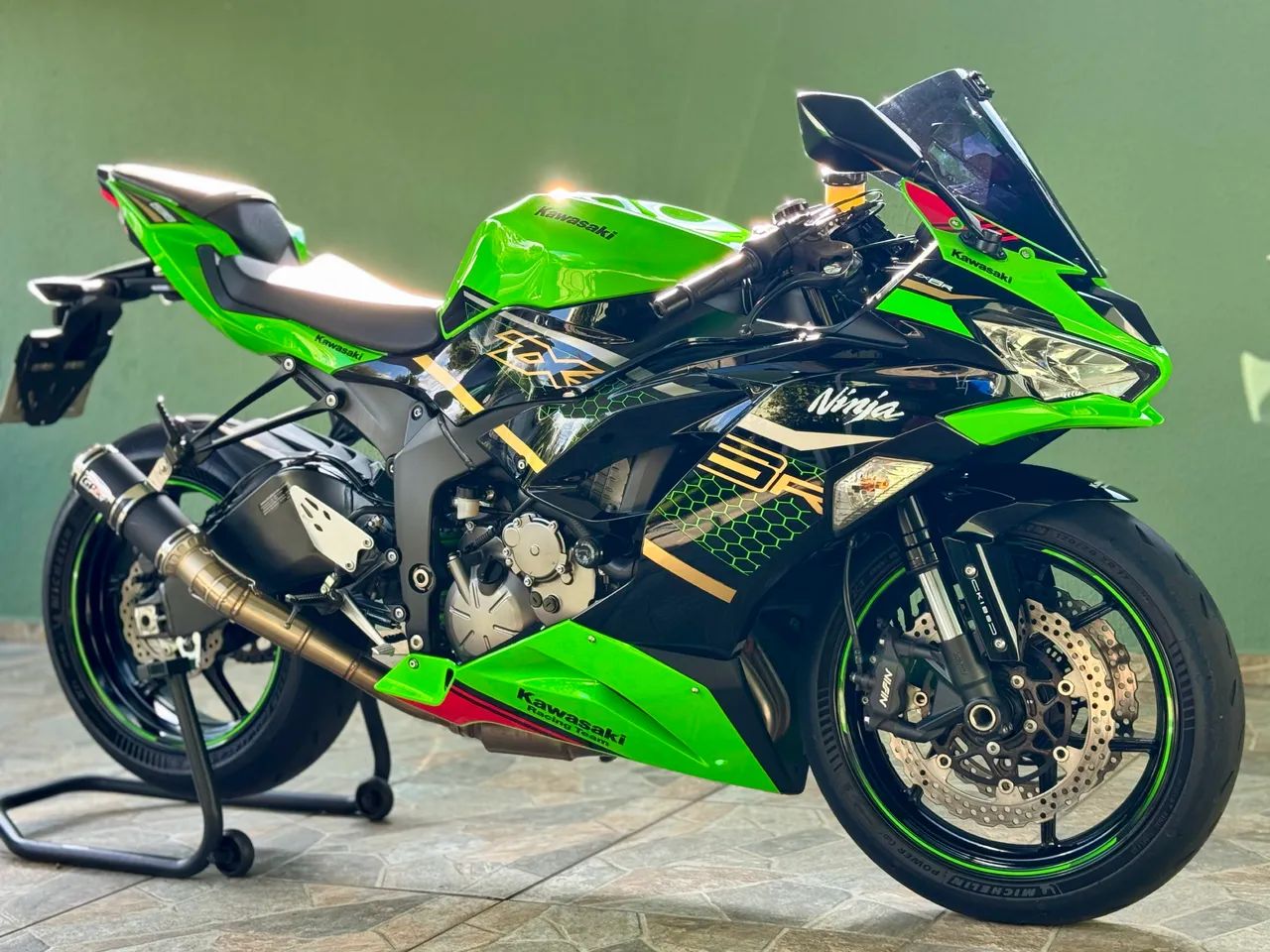 ｃｈ☆ CARENAGEM LATERAL SUPERIOR ESQUERDA EBONY NINJA ZX-6R - 55059-5074