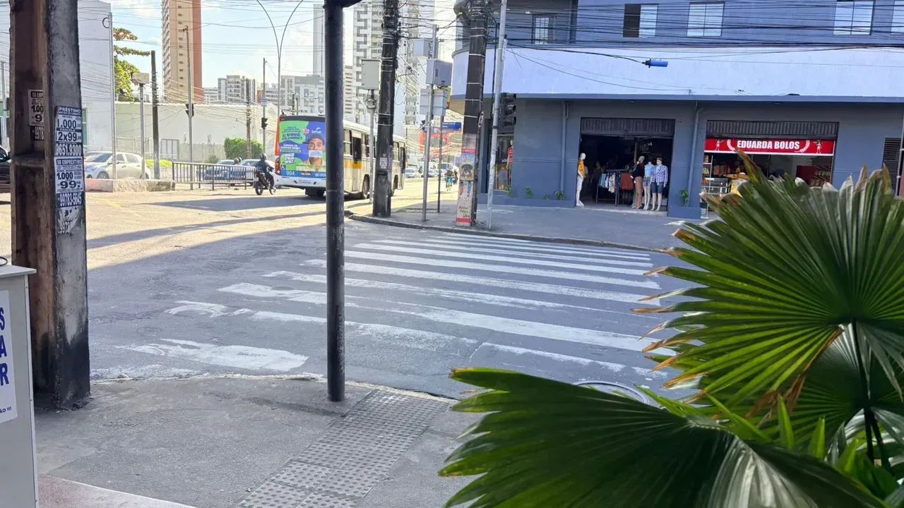ALUGO ÓTIMA LOJA COMERCIAL COM 55m² NO BAIRRO DA ENCRUZILHADA / RECIFE - Foto 2