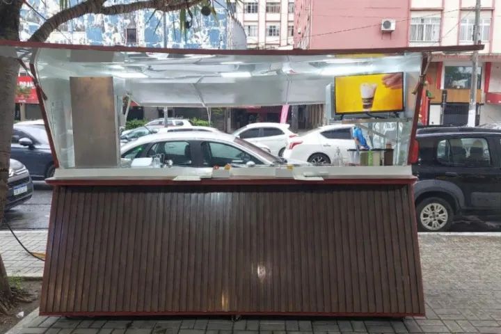 QUIOSQUE SOBRE RODAS PARA PRAÇAS DE ALIMENTAÇAO E EVENTOS