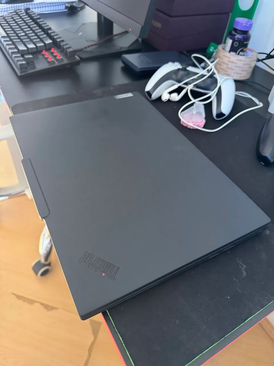 Lenovo Thinkpad T14s Gen 6 usado - Foto 3