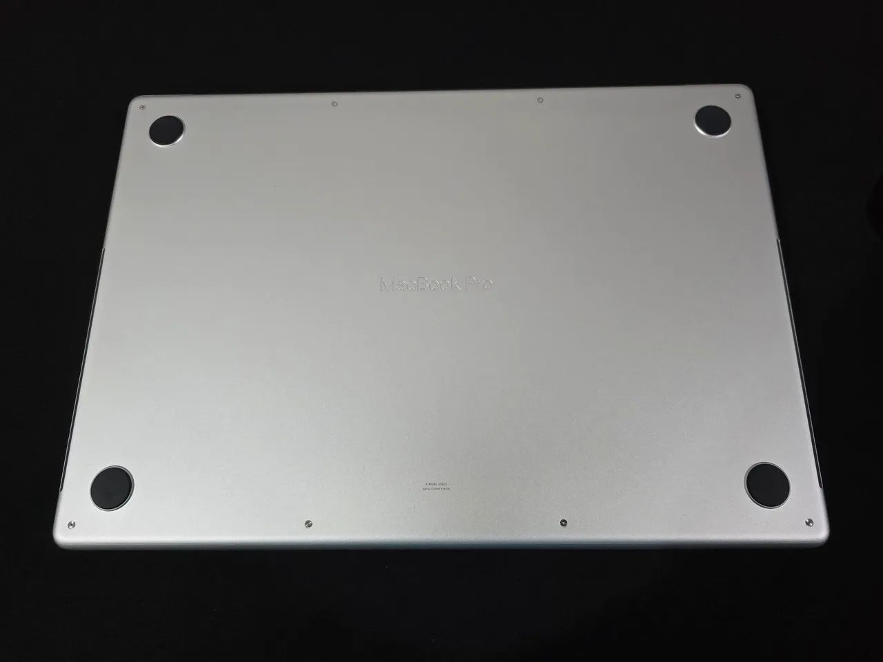 MacBook Pro 16 pol. | M4 Pro | 24 GB RAM | SSD 512 GB - Foto 3