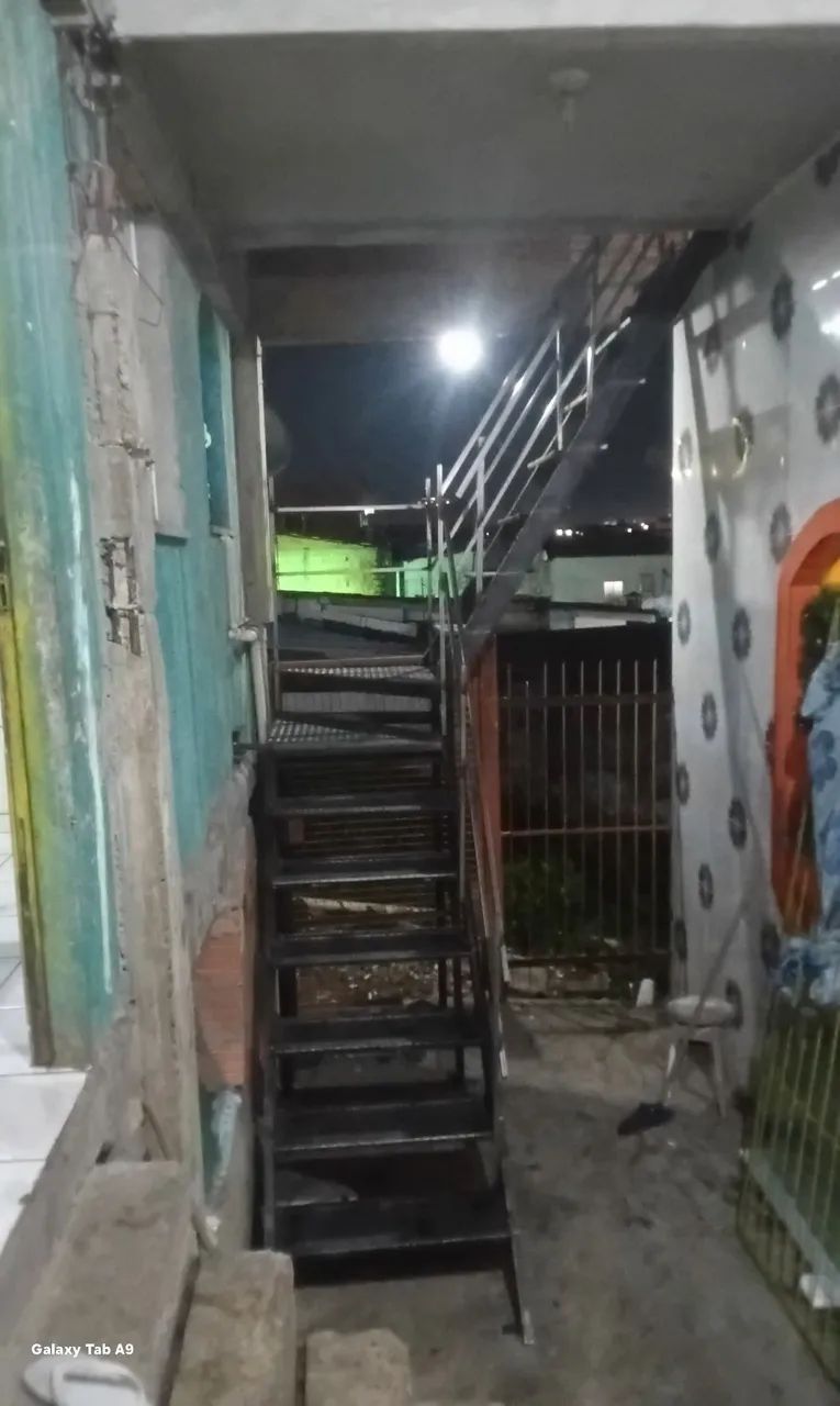 Escada L