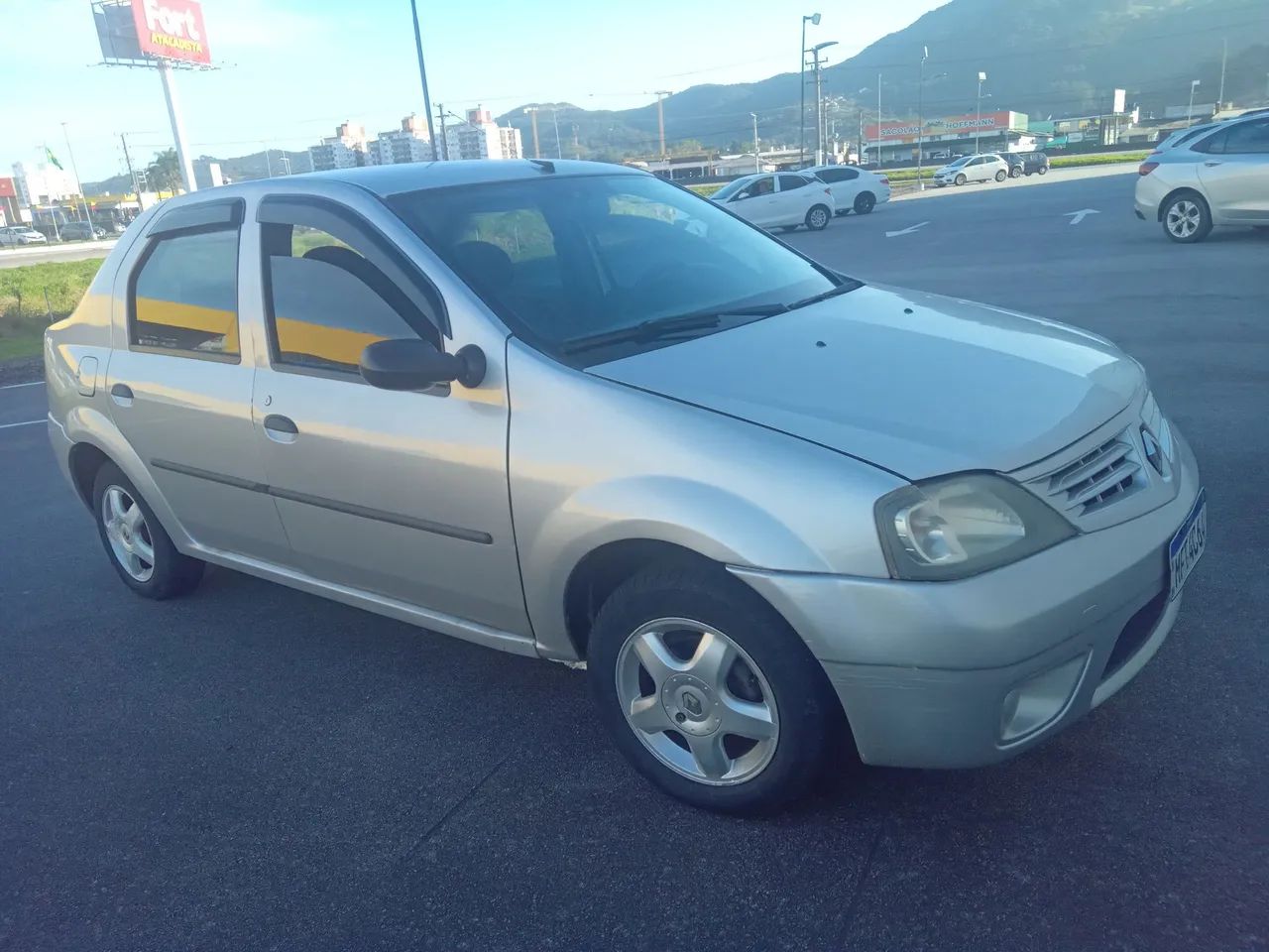 Renault Logan Authentique Hi-flex 1.0 16V 4P 2008 - Foto 3
