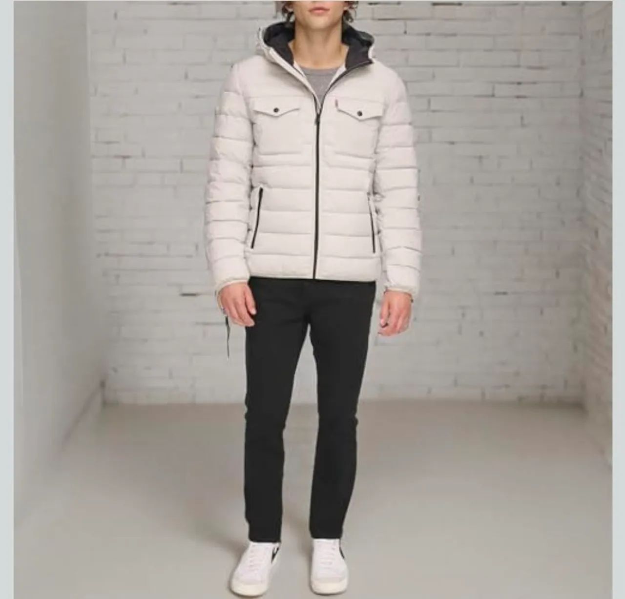 Jaqueta masculina levis com capuz elástica resistente à água Nova. Original - Foto 3