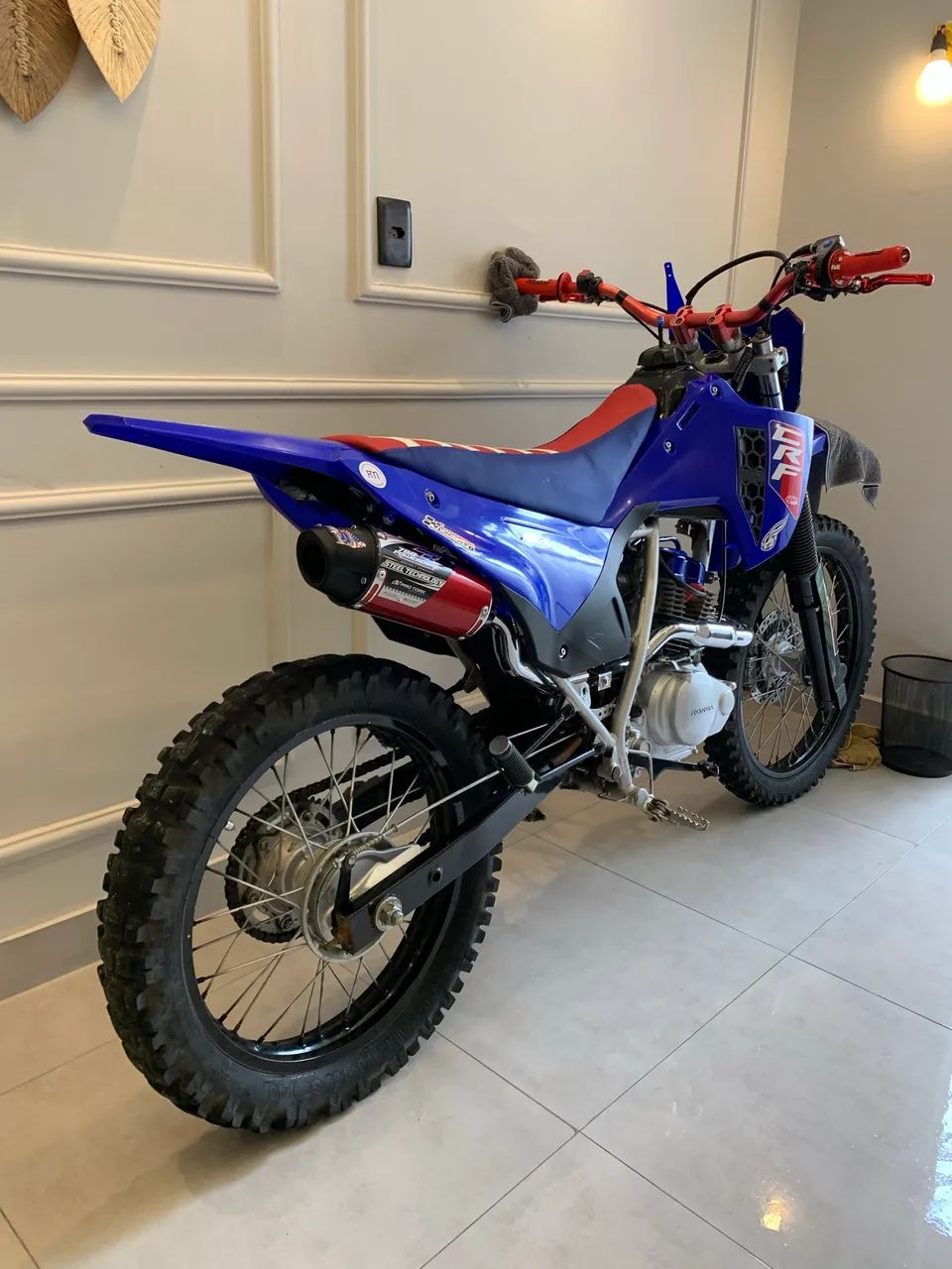 CRF moto Nx200 com motor de 150 carburada 
