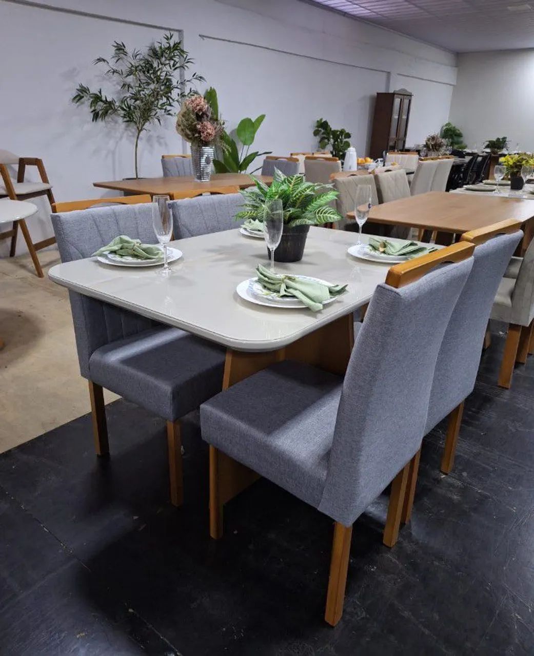 Mesa de jantar 4 cadeiras com tampo de vidro, Modena e  elegante! Lançamento. - Foto 3