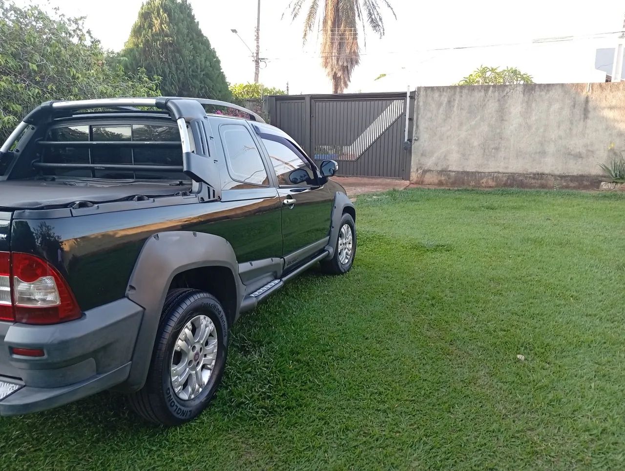 Fiat Strada Adventure1.8/ 1.8 Locker Flex CD 2012 - Foto 5