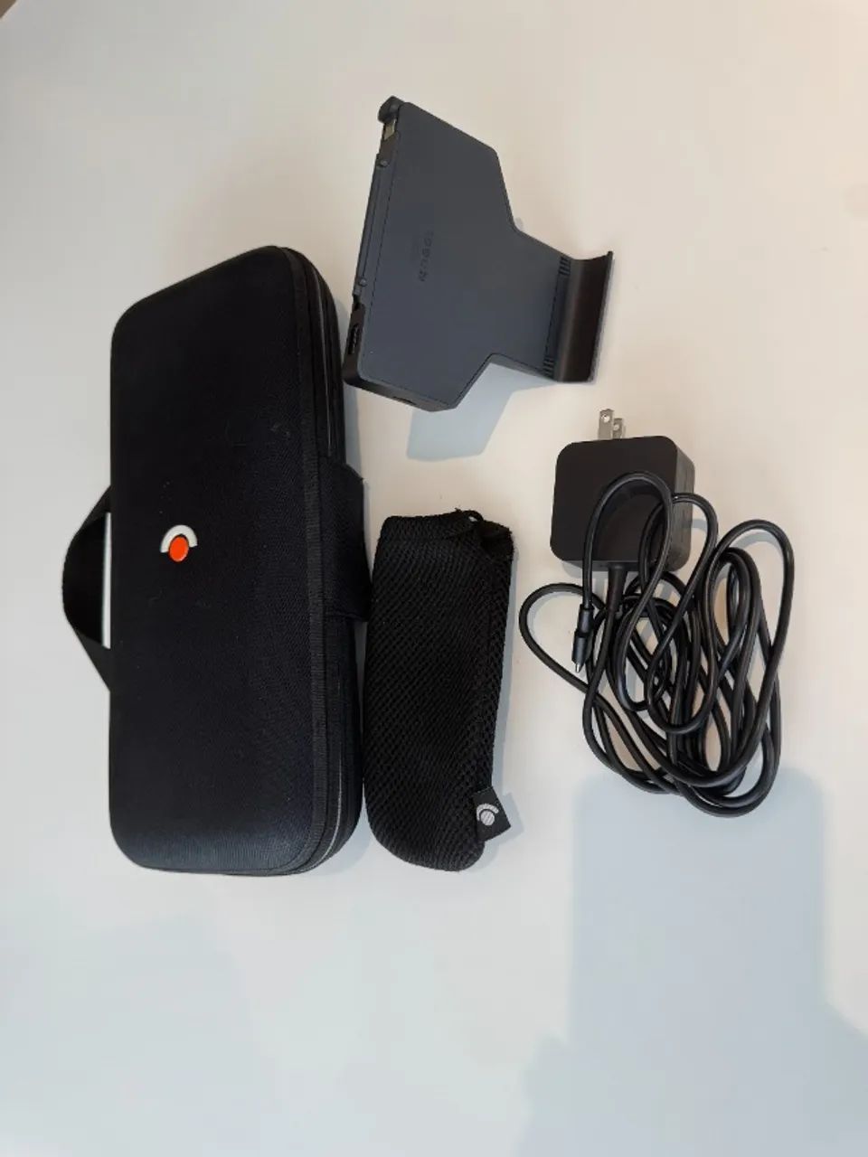 Steam Deck OLED 1tb com case, carregador e dock - Foto 4