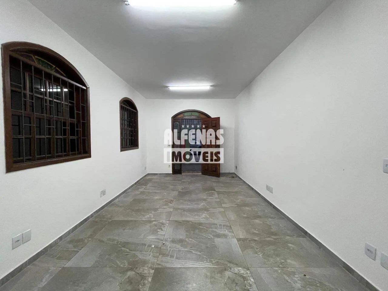Excelente Casa comercial com 3 quartos 1 suíte. - Foto 2