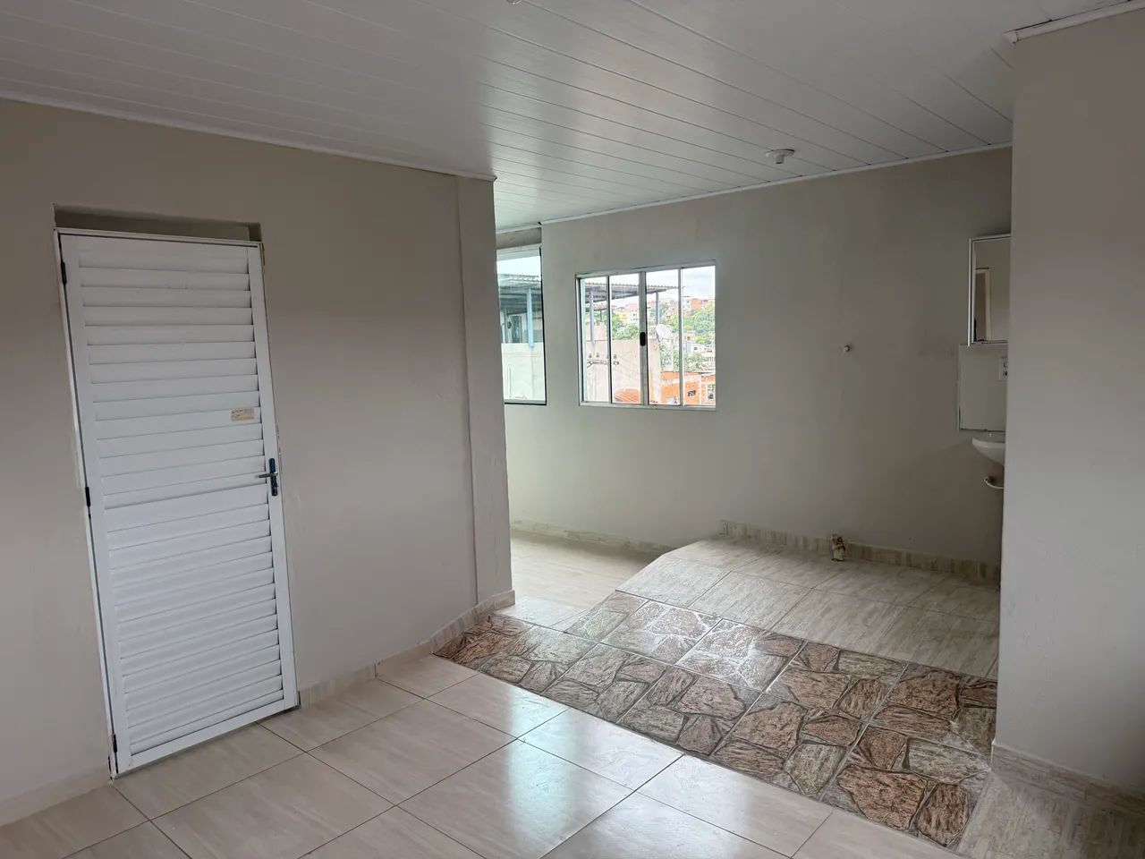 Alugo Kitnet  bem espaçosa 850,00 - Foto 3