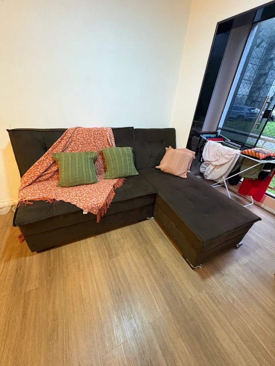 Sofá com cheise é que vira cama  - Foto 4