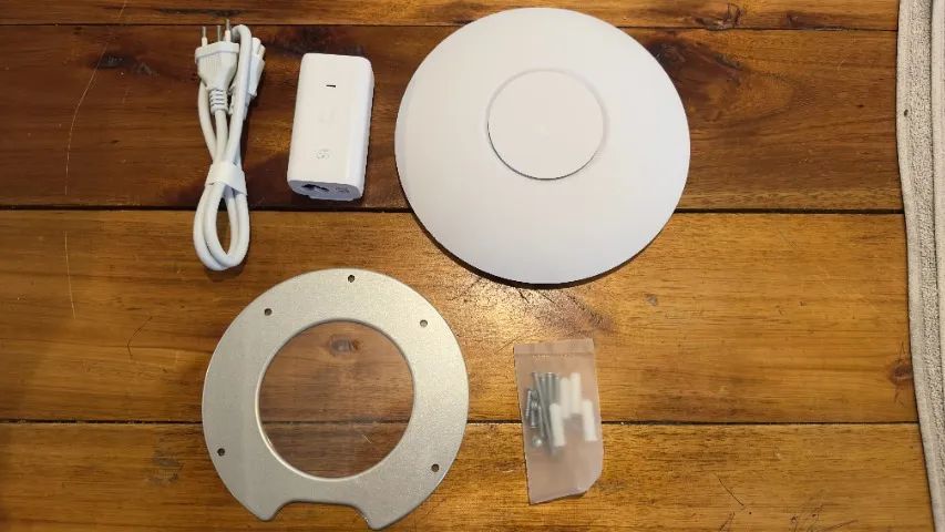 Ubiquiti UniFi UAP-AC-PRO Access Point - Novo com Caixa