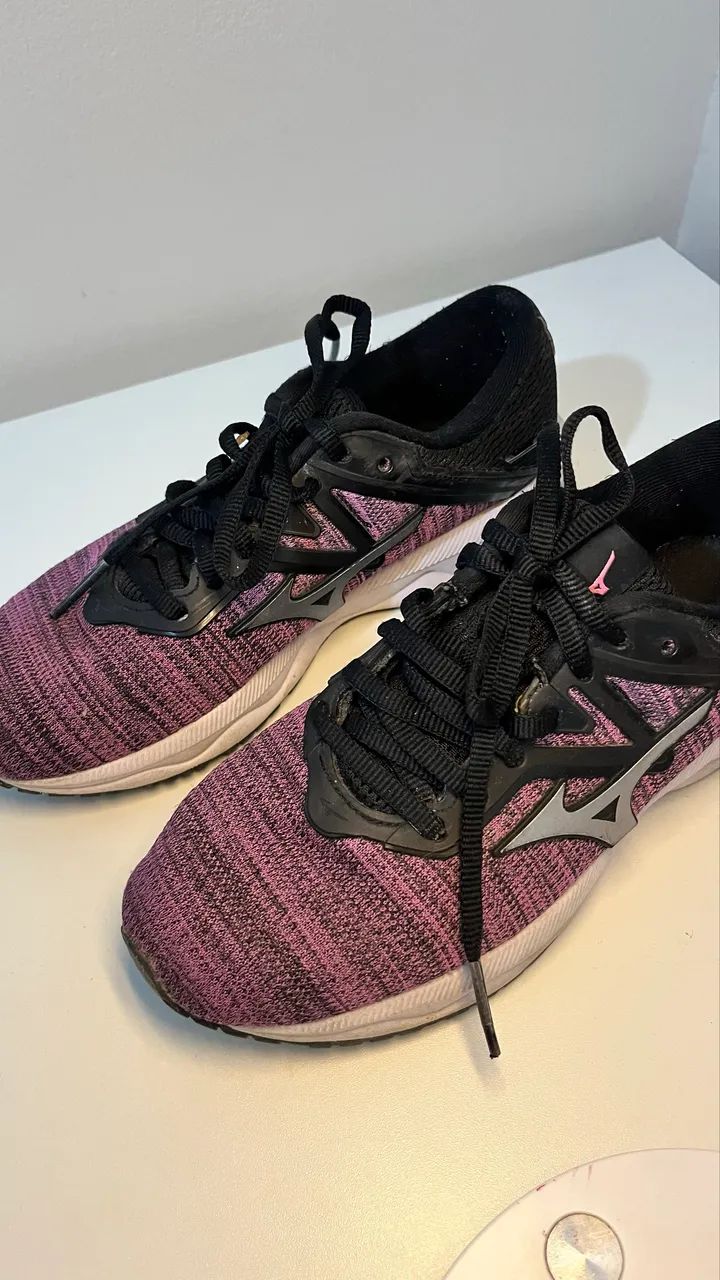 Tênis preto e roxo mizuno original tamanho 34.  - Foto 3