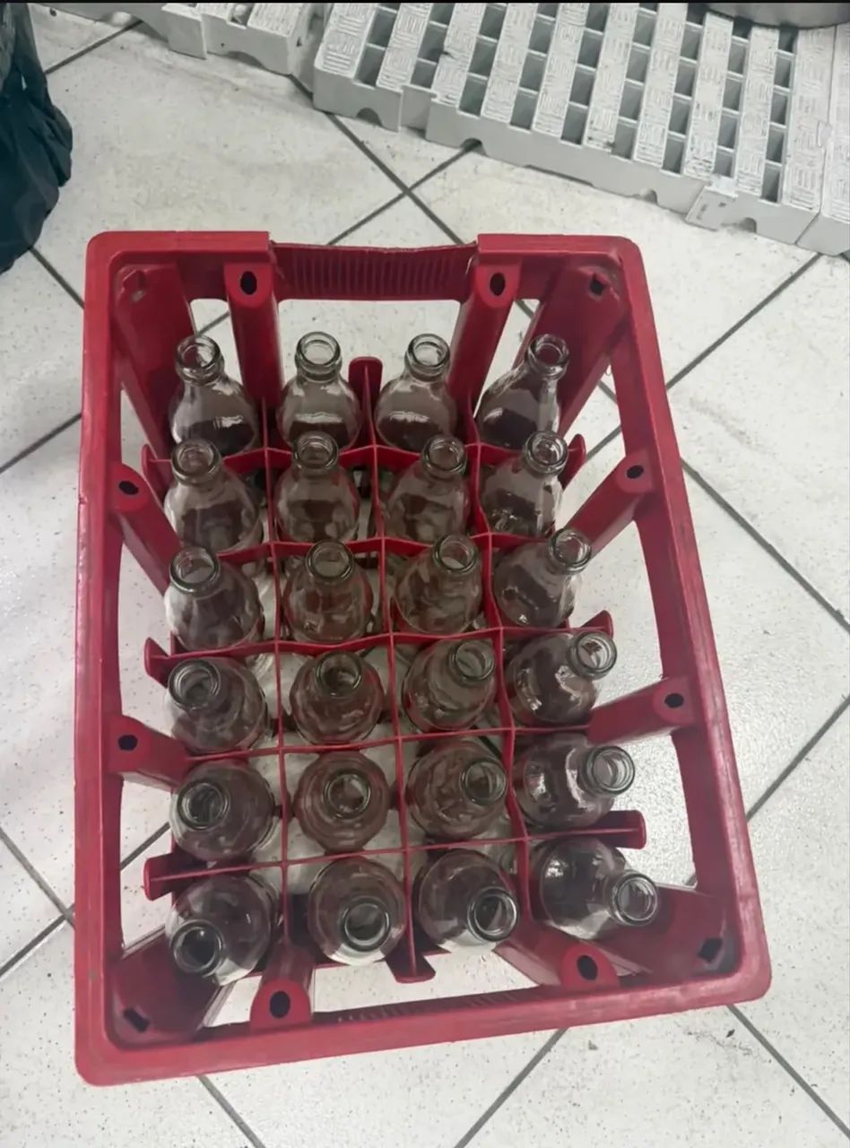 Engradado coca ks com garrafas  - Foto 2