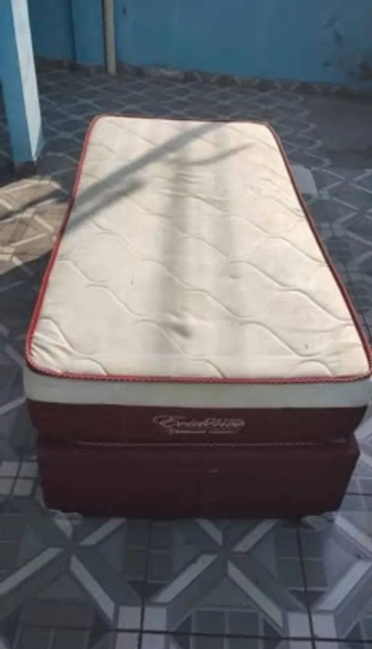 Cama solteiro usada molas ensacadas