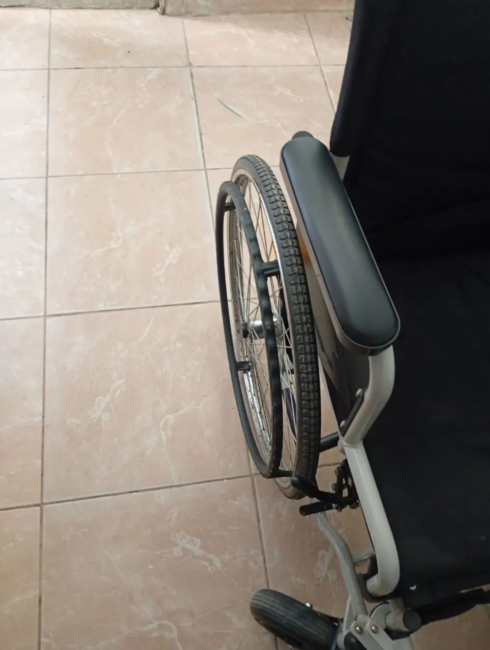 Cadeira de rodas, nova  - Foto 3